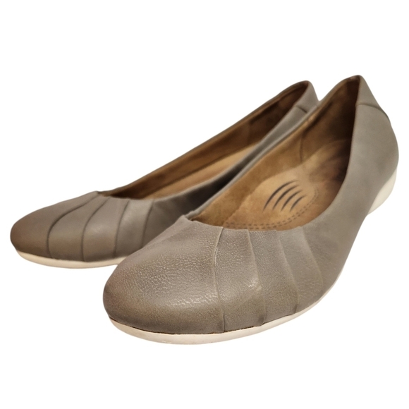 Natural Soul Shoes - Natural soul by Naturalizer round toe ballet flats Neutral Taupe Women Size 6.5